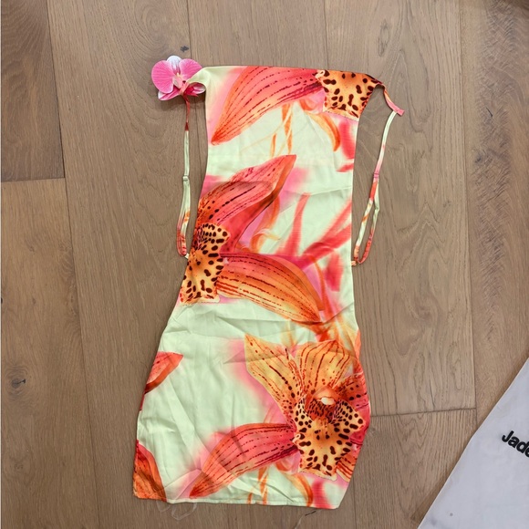 Brand new Jaded London Lucia Backless Mini Dress With Flower Detail - Picture 8 of 9